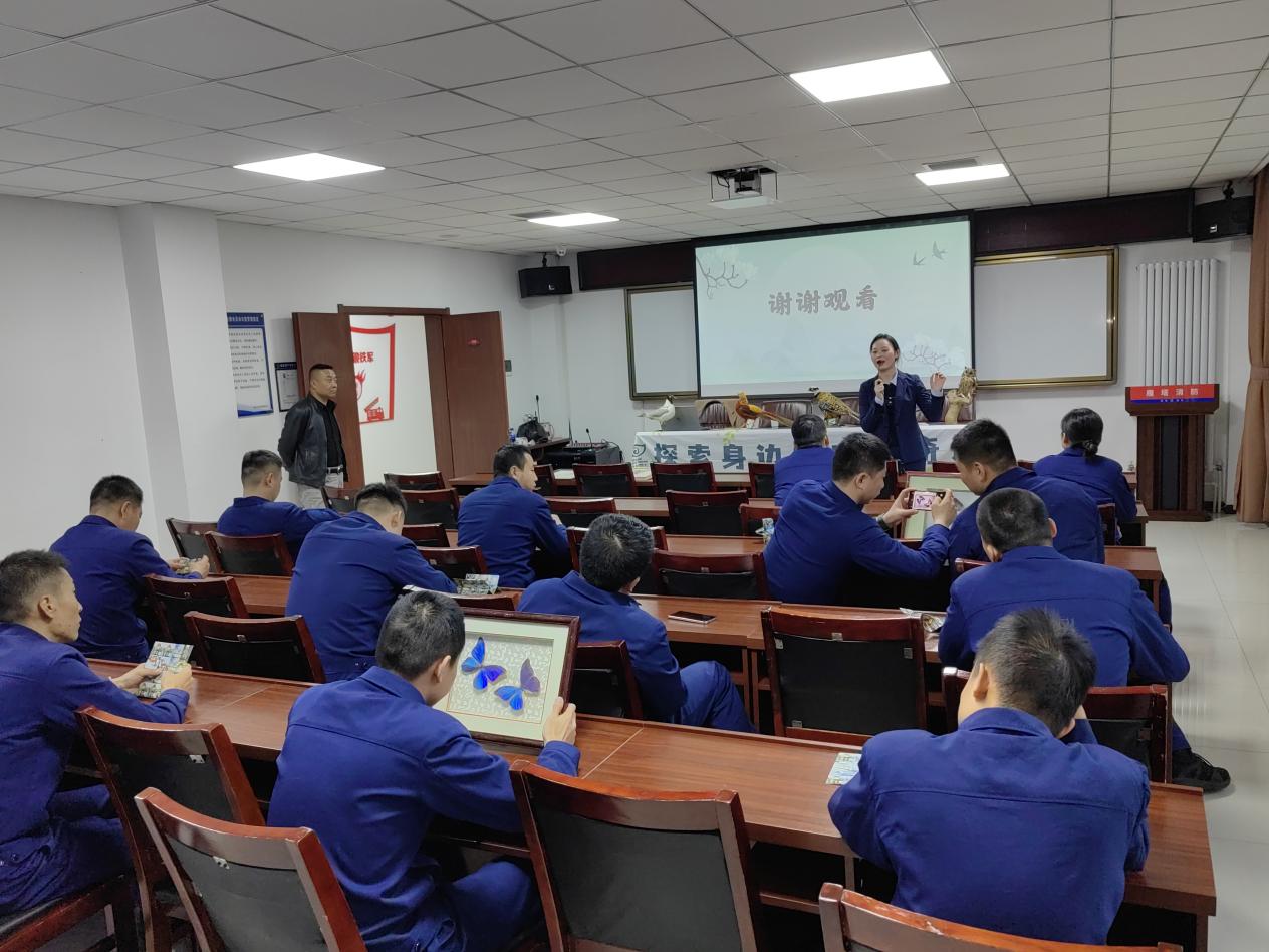 当“消防蓝”邂逅“生态绿”         ——陕西自然博物馆“科普进部队”活动