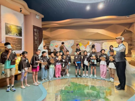  神探迈克狐之“消失的乌金之心”